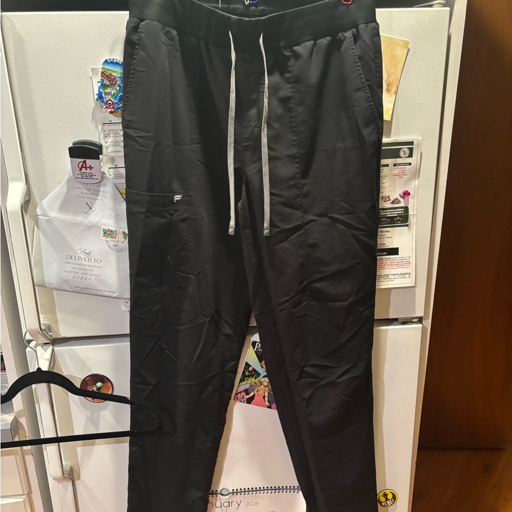Fabletics women’s black scrub bottom large tall